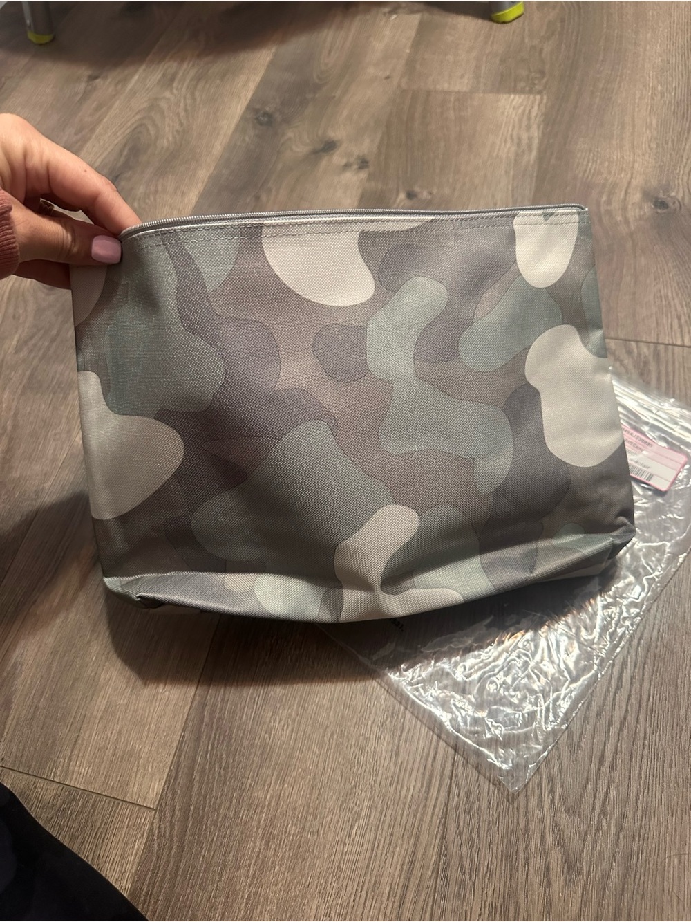 thirty-one Gray Camo Zipper Pouch - Picture 2 of 4